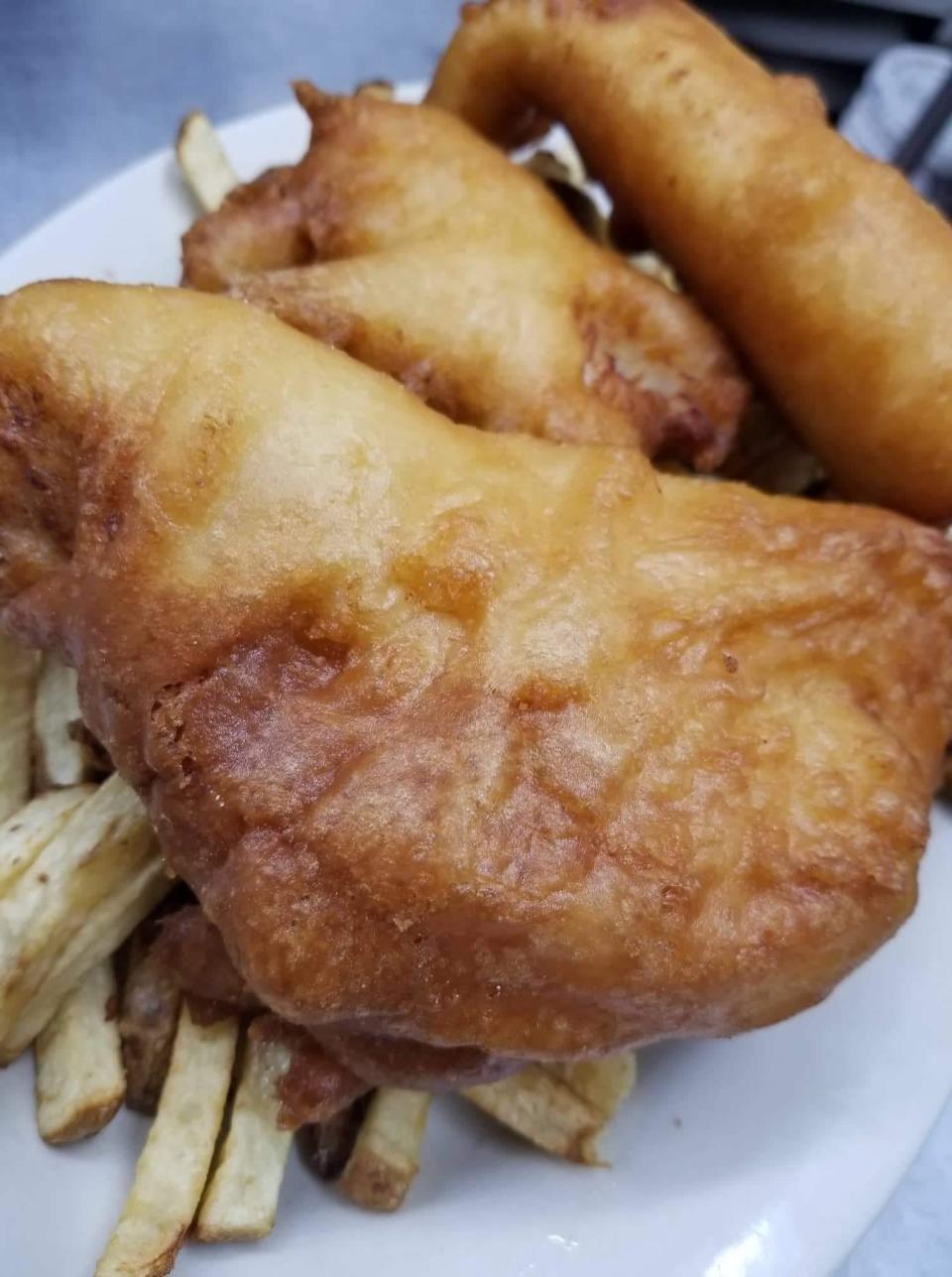 Fish and chips at Knuckle Heads Bar & Grill.