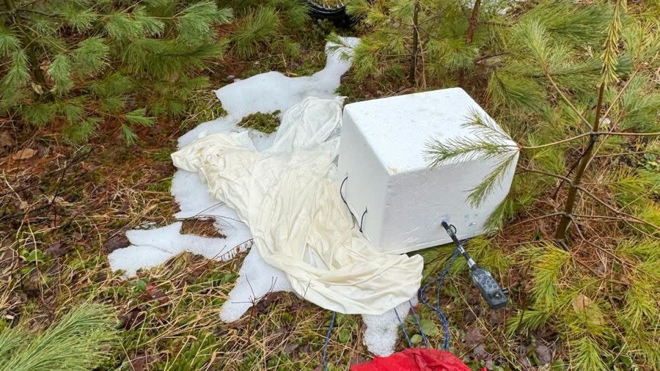 The weather balloon landed 552 miles (888 kilometers) from the launch site in Green Hills Preserve in North Conway, New Hampshire, and was retrieved with the help of Joshua Gilmore and Cynthia Gilmore. - Joshua Gilmore