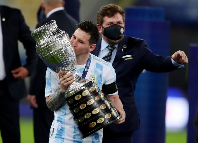 Foto del sábado del capitán de Argentina, Lionel Messi, celebrando tras ganar la Copa América
