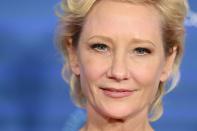 <p>La actriz falleció el 12 de agosto a sus 53 años tras una semana de permanecer en coma <a href="https://peopleenespanol.com/celebridades/anne-heche-actriz-ingresada-gravedad-quemaduras-accidente-mortal-coche-ardio-llamas/" rel="nofollow noopener" target="_blank" data-ylk="slk:tras sufrir un terrible accidente de carro;elm:context_link;itc:0;sec:content-canvas" class="link ">tras sufrir un terrible accidente de carro</a>.</p>