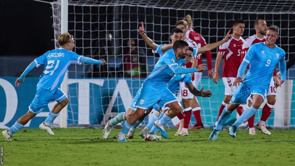 San Marino esulta per il gol contro la Danimarca