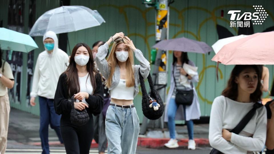 下周一西半部將轉為局部雷陣雨或短暫陣雨。（圖／葉志明攝）