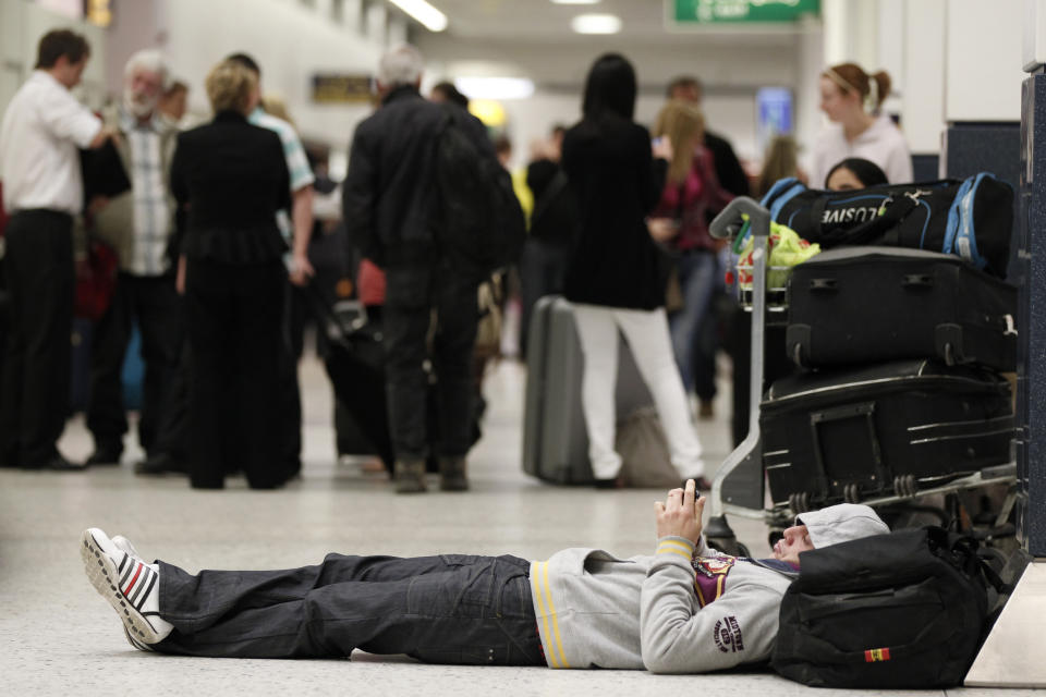 Aunque recibe buena nota en cuanto a opciones de comida y compras, el Aeropuerto de Mánchester es el sexto peor del mundo para AirHelp con un 6,26 debido a su tiempo de espera. Es el tercer aeródromo con mayor ocupación de Reino Unido con 28 millones de pasajeros. (Foto: Phil Noble / Reuters).