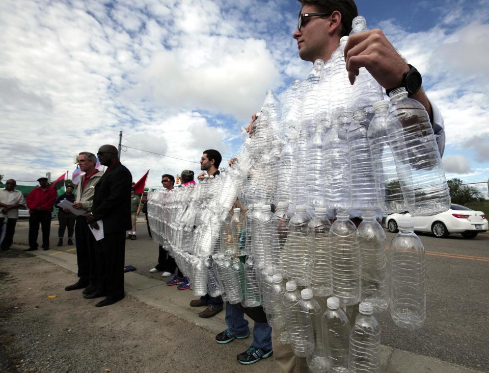 A federal judge ruled that residents of Flint, Michigan who were affected by water contamination have a right to sue the US government. Judge Linda Parker deemed that the case brought by Flint residents against the Environmental Protection Agency for “mishandling” the 2014 crisis can move forward, despite attorneys for the agency arguing that the agency wasn’t liable under the Federal Tort Claims Act discretionary function exception. Linda Parker, who serves as a judge for the US District Court for the Eastern District of Michigan said the government is not immune from a lawsuit. There was no ruling on if federal employees were negligent in addressing Flint’s contaminated water.Flint’s water issues arose after it was found that after switching sources from Lake Huron to the Flint River in 2014, which according to Virginia Tech researchers, is 19 times more corrosive.Almost immediately after the switch, Flint residents began to suffer from hair loss, rashes, lead poisoning, foetal death, and Legionnaires disease, which affected 87 and killed 12. The water was discolored and infused with high levels of lead. This was ongoing for months, with low-level employees reporting to higher level EPA officials who failed to take action. Residents blame the EPA for mishandling the crisis, not warning residents of ongoing contamination. Plaintiffs in the case argue that the EPA failed to use its authority under the Clean Water Act to address the health risks from lead-laden water. Then-President Barack Obama declared a federal state of emergency for the town, but even that was not enough to fix the crisis. Mayor Karen Weaver of Flint, Michigan had previously told The Independent that had the city not been predominantly people of colour, the crisis may not have happened, or been handled differently.“One of the things we can’t forget is, the facts are the facts. This is a majority minority city. Not only did race play a factor, but class played a role, because of our high unemployment rate” Ms Weaver said in an interview with The Independent’s Andrew Buncombe.