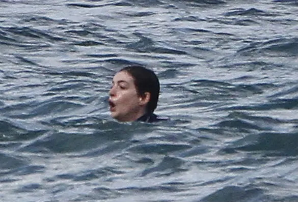 Anne Hathaway Nearly Drowns In Hawaii Riptide Drama (PHOTOS)