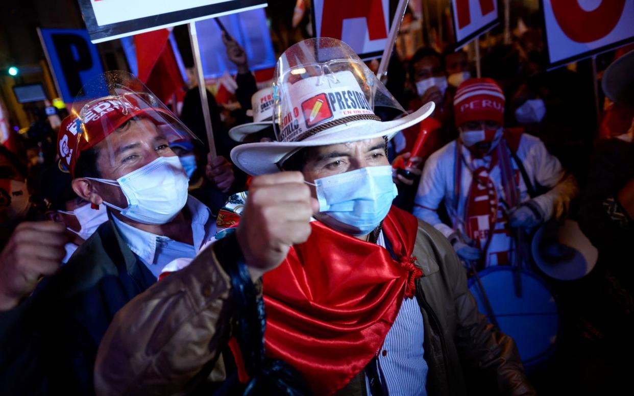 Attendees wait for the arrival of Pedro Castillo, presidential candidate for the Peru Libre party, in Lima - Miguel Yovera /Bloomberg