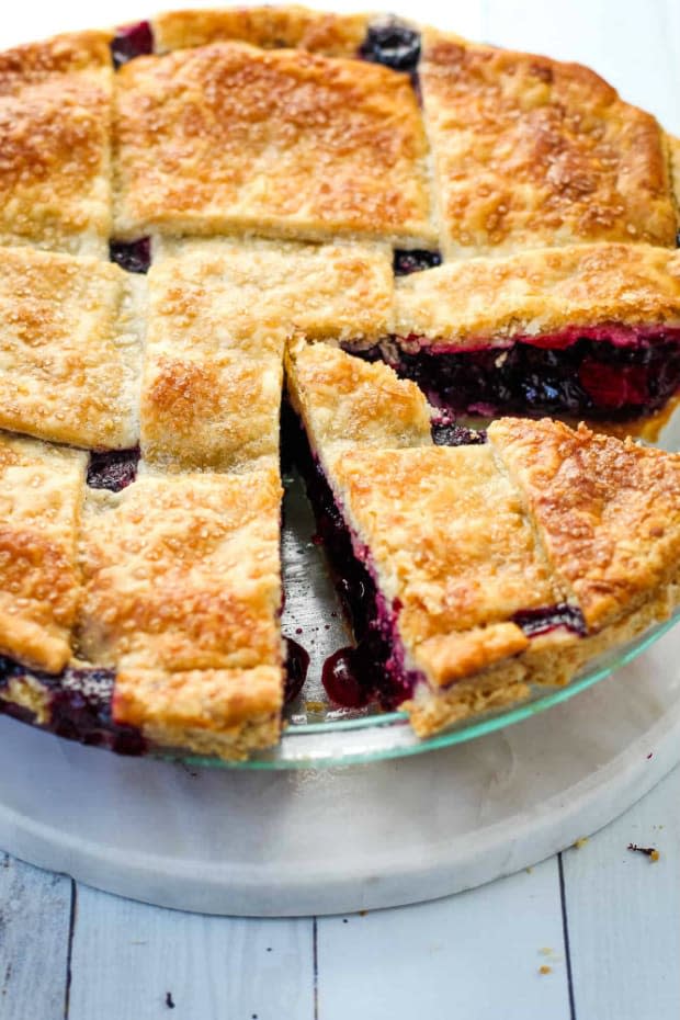 <p><a href="https://everydaypie.com/cranberry-and-blueberry-pie/" rel="nofollow noopener" target="_blank" data-ylk="slk:Everyday Pie" class="link ">Everyday Pie</a></p>