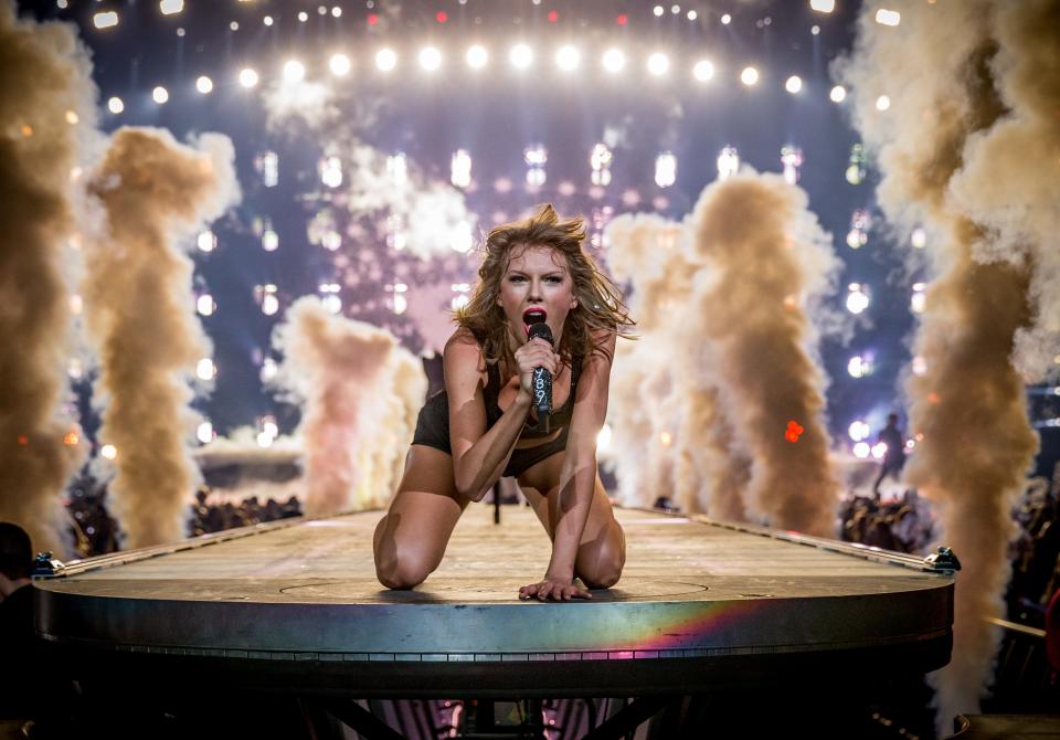 Singer-songwriter Taylor Swift performs onstage during The 1989 World Tour Live In Los Angeles at Staples Center on August 21, 2015 in Los Angeles, California.