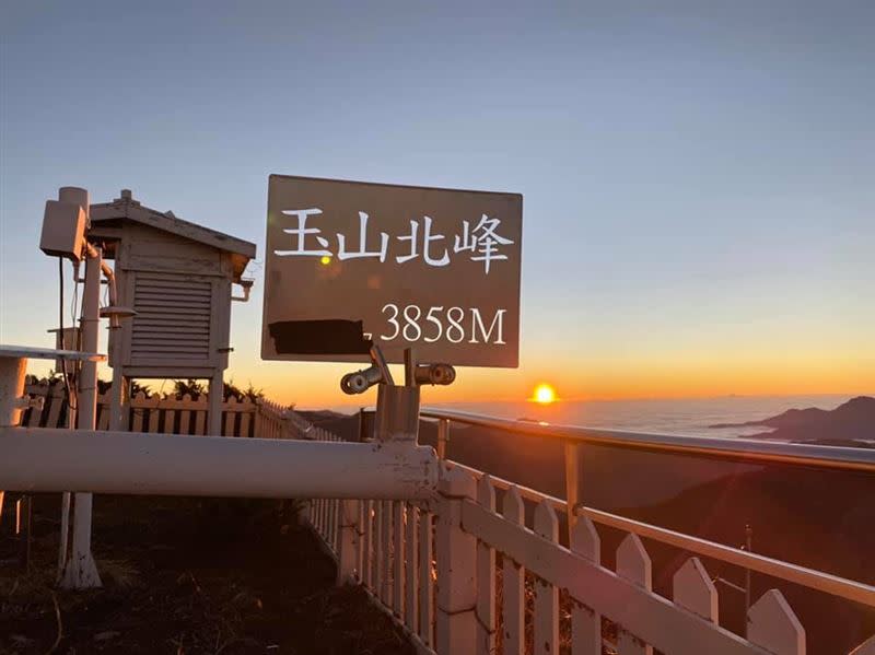 玉山氣象站最近遇上登山客開門硬闖，還辯稱「門沒鎖」讓小編罕見動怒。（圖／翻攝自玉山氣象站粉專）