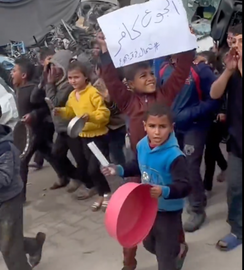 A group of young children marched in protest at Israel’s siege and asked for food amid shortages (Video Elephant)