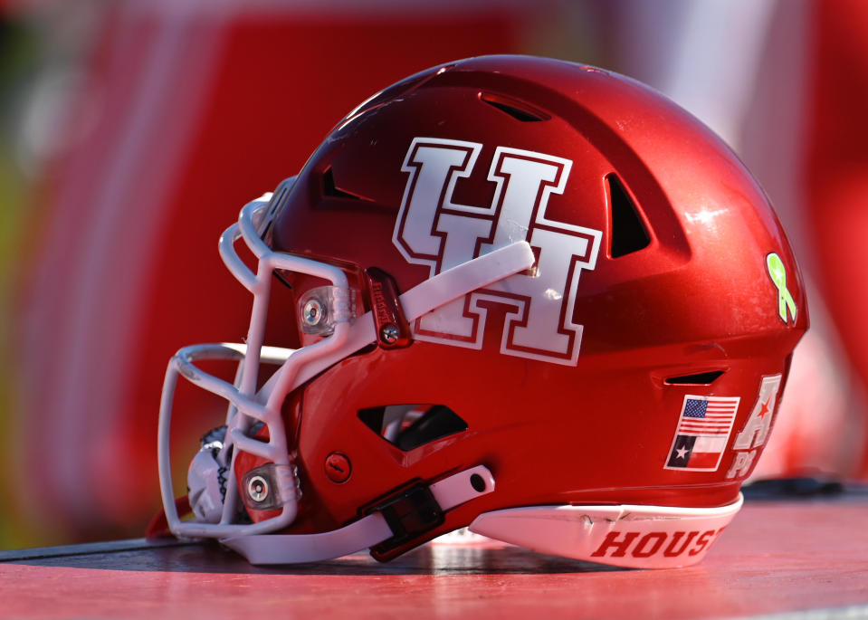 EAST HARTFORD, CT - OCTOBER 19: Houston Cougars helmet during the game between the UConn Huskies and the Houston Cougars on October 19, 2019 at Rentschler Field in East Hartford, CT (Photo by Williams Paul/Icon Sportswire via Getty Images)