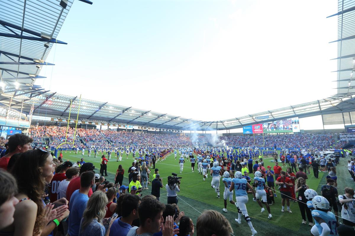 Kansas football releases depth chart for Illinois road matchup Yahoo