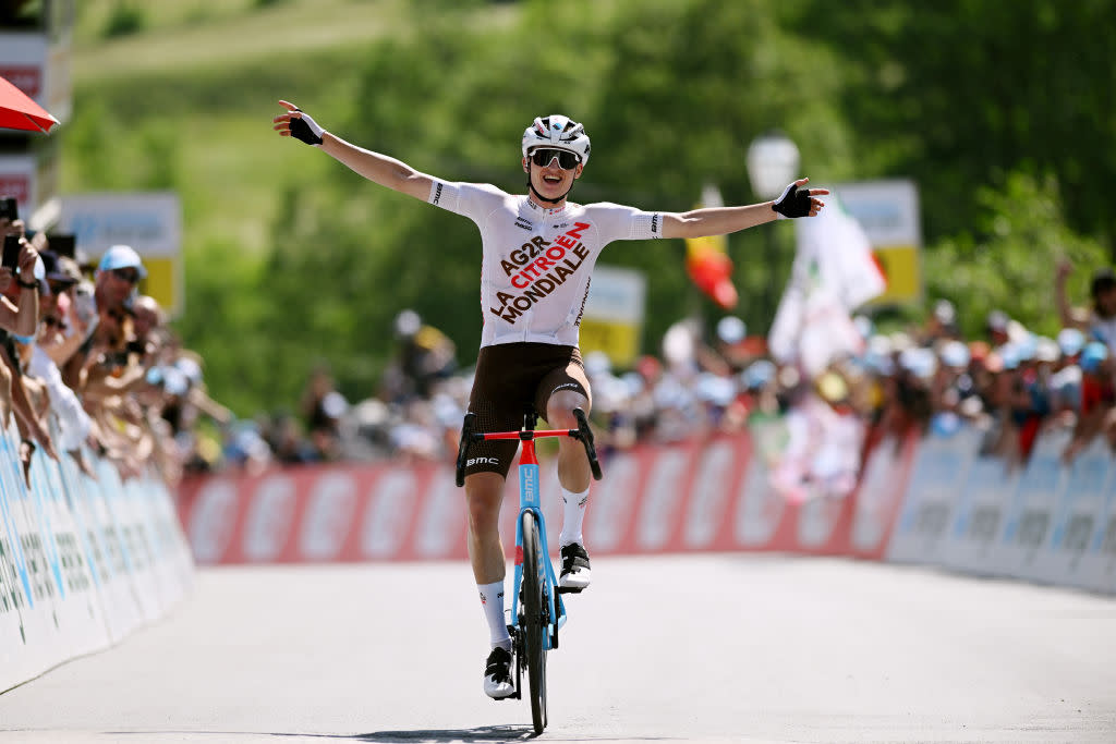  Felix Gall wins stage 4 of 2023 Tour de Suisse 