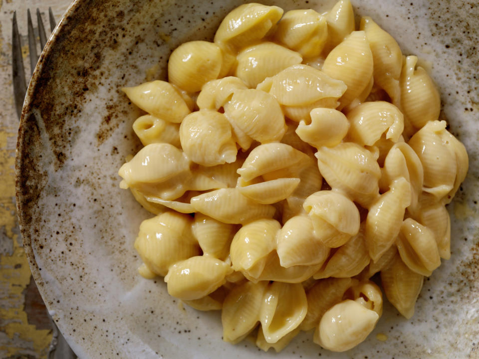 Creamy mac 'n' cheese shells.