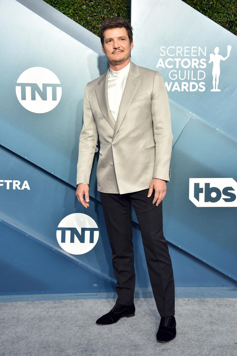 LOS ANGELES, CALIFORNIA - JANUARY 19: Pedro Pascal attends the 26th Annual Screen Actors Guild Awards at The Shrine Auditorium on January 19, 2020 in Los Angeles, California. 721430 (Photo by Gregg DeGuire/Getty Images for Turner)