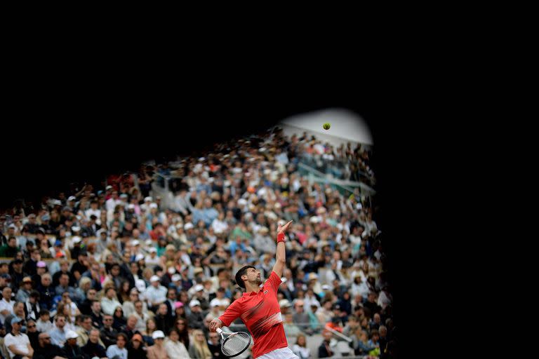 Novak Djokovic frente a Diego Schwartzman en Roland Garros.