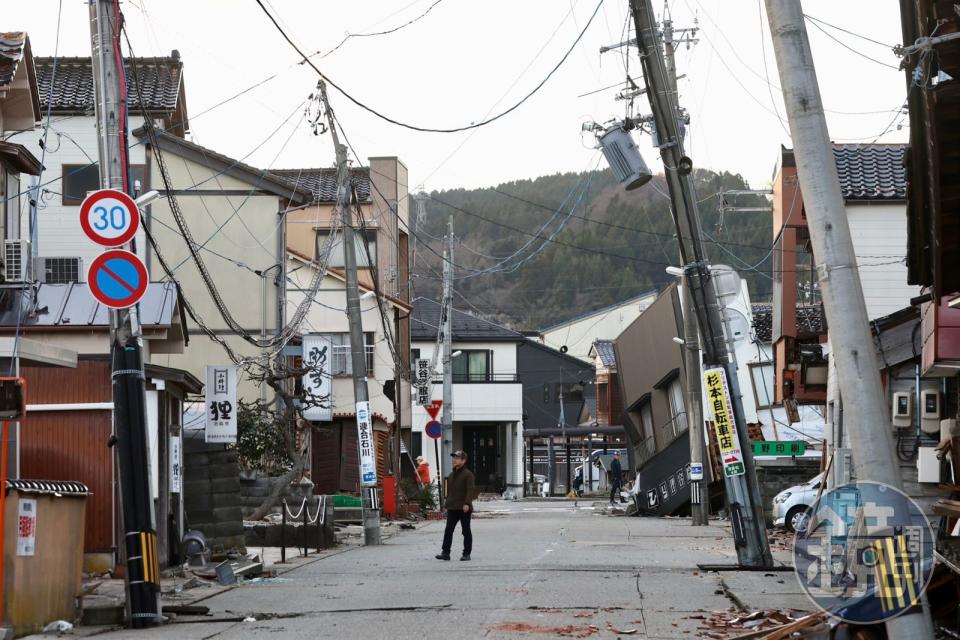 日本能登半島大地震，震央石川縣轄內的輪島市災情慘重，房屋倒塌讓市中心宛如廢墟。