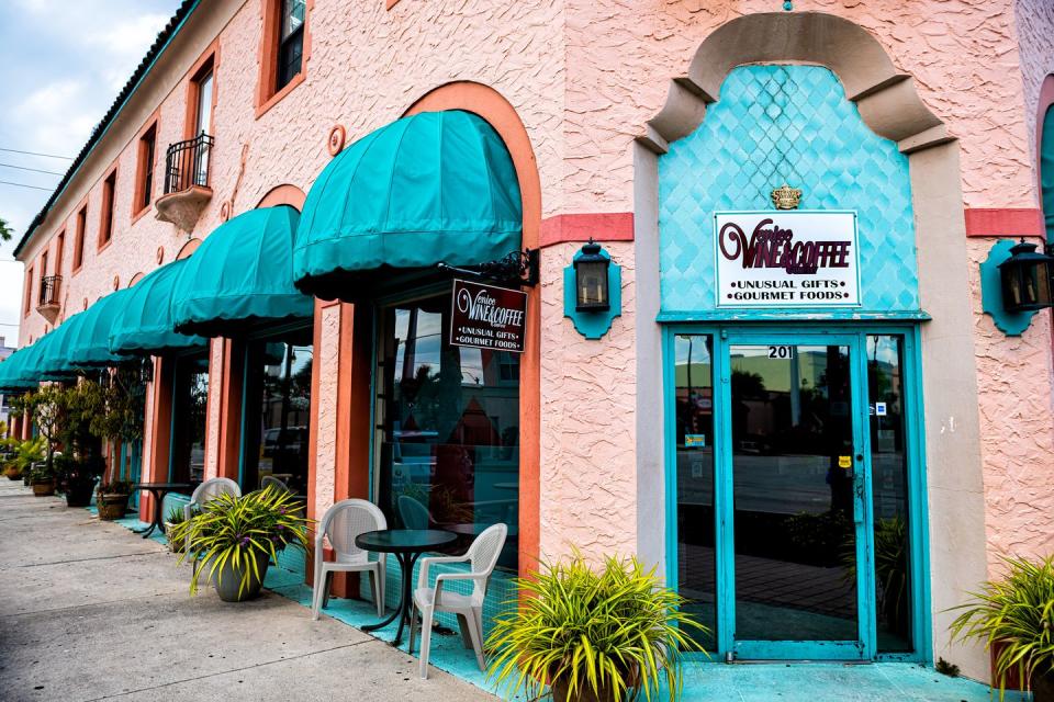 <p>South of Sarasota on the Gulf Coast, this city aptly takes a page out of Italy's book with its pink Italian Renaissance buildings, most notably along—you guessed it—Venice Avenue.</p><p><a class="link " href="https://go.redirectingat.com?id=74968X1596630&url=https%3A%2F%2Fwww.tripadvisor.com%2FTourism-g34705-Venice_Florida-Vacations.html&sref=https%3A%2F%2Fwww.housebeautiful.com%2Flifestyle%2Fg43439546%2Ftop-small-towns-in-florida%2F" rel="nofollow noopener" target="_blank" data-ylk="slk:Shop Now;elm:context_link;itc:0;sec:content-canvas">Shop Now</a></p>