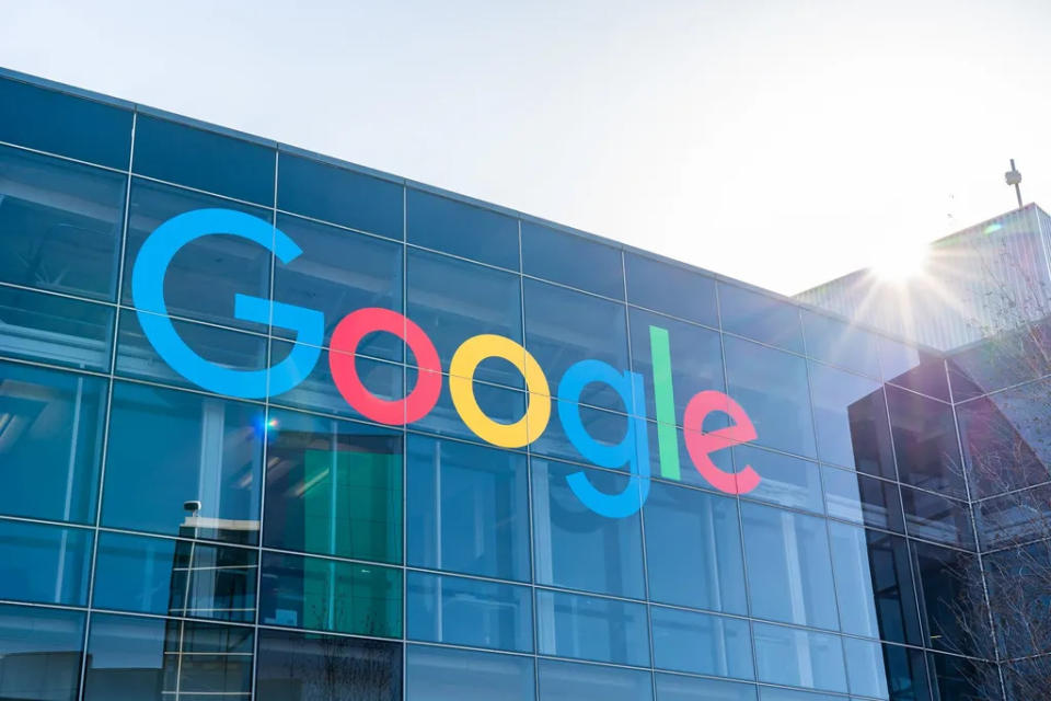 A Alphabet anunciou que o lucro do Google caiu 27% no terceiro trimestre, em comparação a 2021. (Imagem: Reprodução/CNBC)