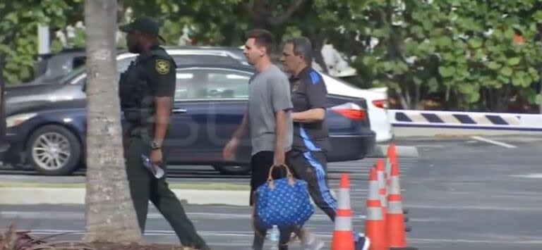 Lionel Messi arribó a la concentración en Miami con un bolso de la marca Louis Vuitton