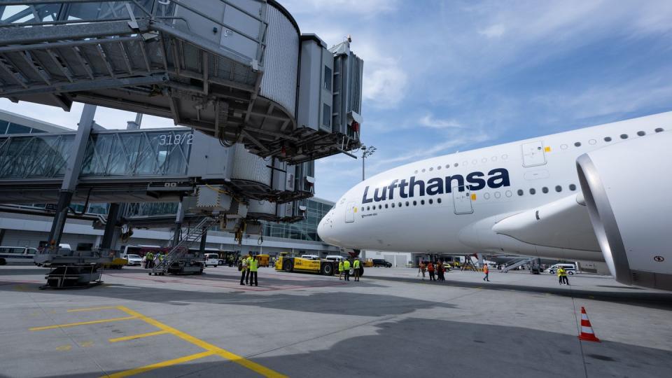 Flugreisende müssen sich am Mittwoch auf Verzögerungen bei der Lufthansa einstellen. (Bild: Sven Hoppe/dpa)