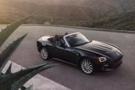 <p>2017 Fiat 124 Spider Front Three-Quarter View<br></p>