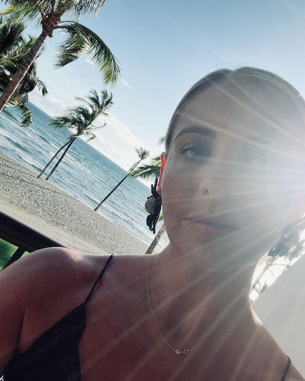 Sarah Michelle Gellar Jokes About Already Missing Her 'Paradise' Vacation. https://www.instagram.com/p/ChfIrn-r1NN/.