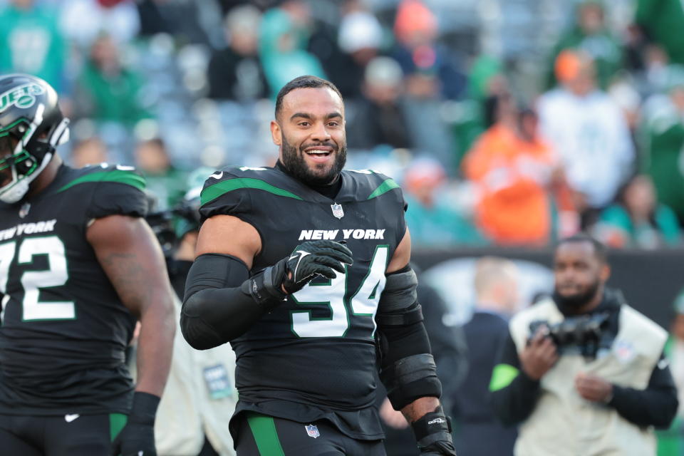 Nov 24, 2023; East Rutherford, New Jersey, USA; New York Jets defensive end Solomon Thomas (94) before the game against the <a class="link " href="https://sports.yahoo.com/nfl/teams/miami/" data-i13n="sec:content-canvas;subsec:anchor_text;elm:context_link" data-ylk="slk:Miami Dolphins;sec:content-canvas;subsec:anchor_text;elm:context_link;itc:0">Miami Dolphins</a> at MetLife Stadium. Mandatory Credit: Vincent Carchietta-USA TODAY Sports