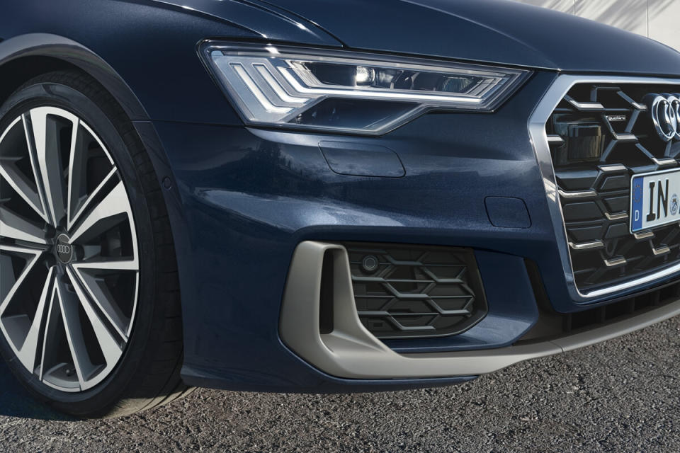 AudiA6Avant-Firmamentbluemetallic5.jpg