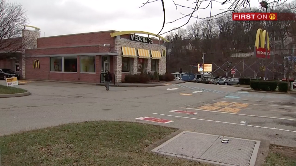 The McDonald’s in West Liberty Avenue, Pittsburgh where the employee was photographed. Source: WPXI