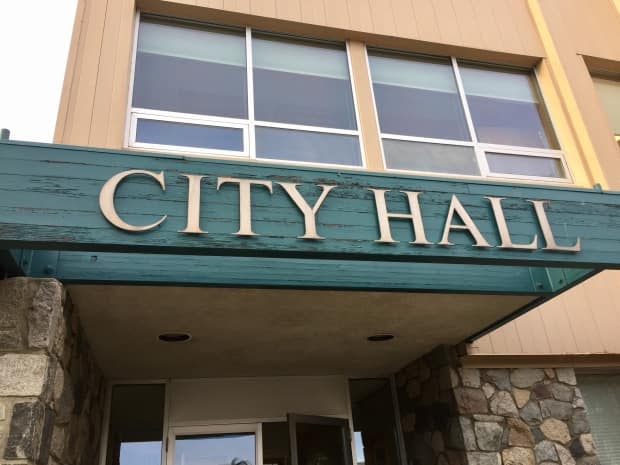 Whitehorse city hall. The city is opening its emergency operations centre on Range Road, to prepare for the possibility of flooding.  (Cheryl Kawaja/CBC - image credit)