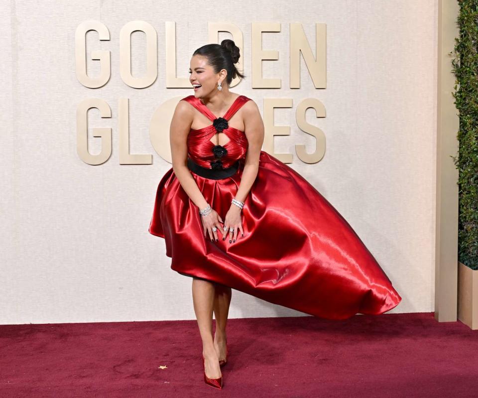 <p>Axelle/Bauer-Griffin/FilmMagic</p> Selena Gomez has a Marilyn Monroe moment at the Golden Globes