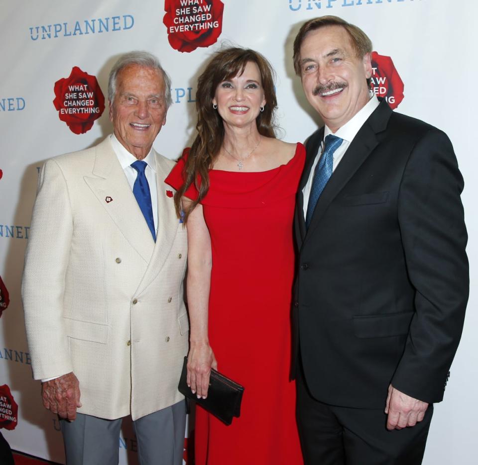 <div class="inline-image__caption"><p>Pat Boone with Mike Lindell and his girlfriend Kendra Reeves attend a 2019 movie premiere.</p></div> <div class="inline-image__credit">Maury Phillips/Getty</div>