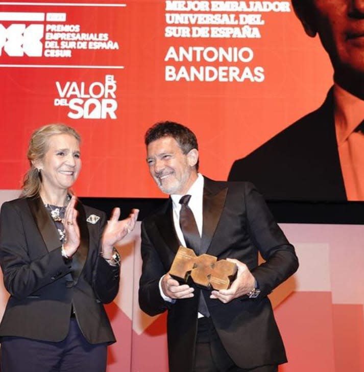 Antonio Banderas y doña Elena en una gala de premios