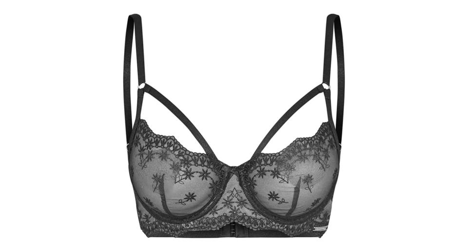 Black Ditsy Floral Embroidered Lace Underwired Bra (Pretty Little Thing)