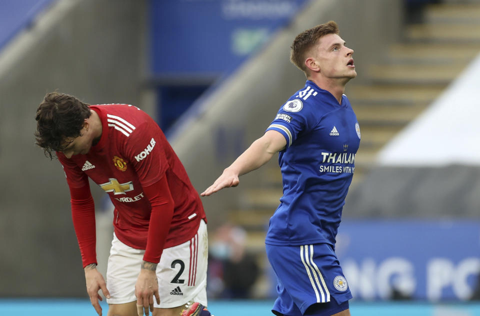 Harvey Barnes, del Leicester City, festeja luego de anotar ante el Manchester United, el sábado 26 de diciembre de 2020 (Carl Recine/Pool via AP)