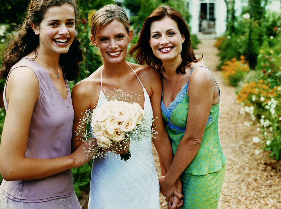 Eine Braut brach bei ihrer Hochzeit wegen des Outfits ihrer besten Freundin in Tränen aus. Foto: Getty Images/Archivfoto