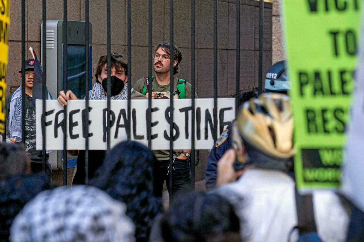 Le 20 avril 2024, des étudiants pro-Palestine manifestaient à l'université Columbia de New York pour réclamer l'arrêt des liens financiers de l'établissement avec Israël.   - Credit:M Stan Reaves/Shutterstock/SIPA