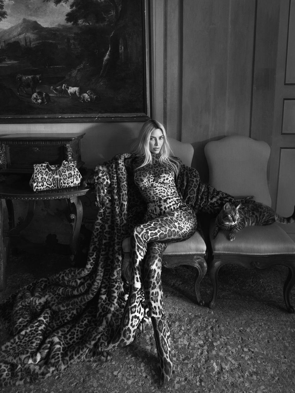 Kim Kardashian Unveils New Dolce & Gabbana Campaign with Sexy B&W Photos Images: https://we.tl/t-ZgUtpxzk9l *Credit courtesy of Dolce&Gabbana by Mert & Marcus.