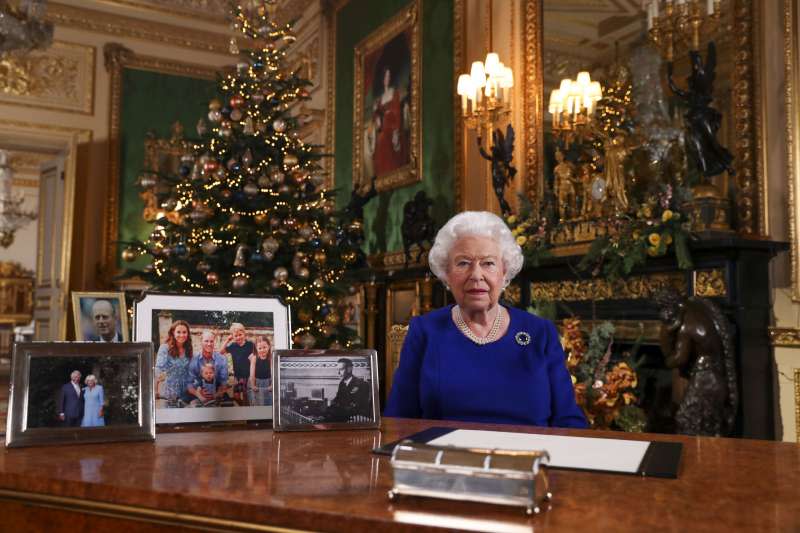 英國女王依照慣例發表聖誕節談話，她認為今年對英國而言是「顛簸的一年」。（AP）