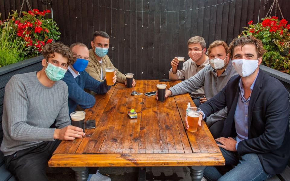 Do I have to wear a face mask in pubs? The new rules for bars and restaurants - Maureen McLean/Alamy Live News