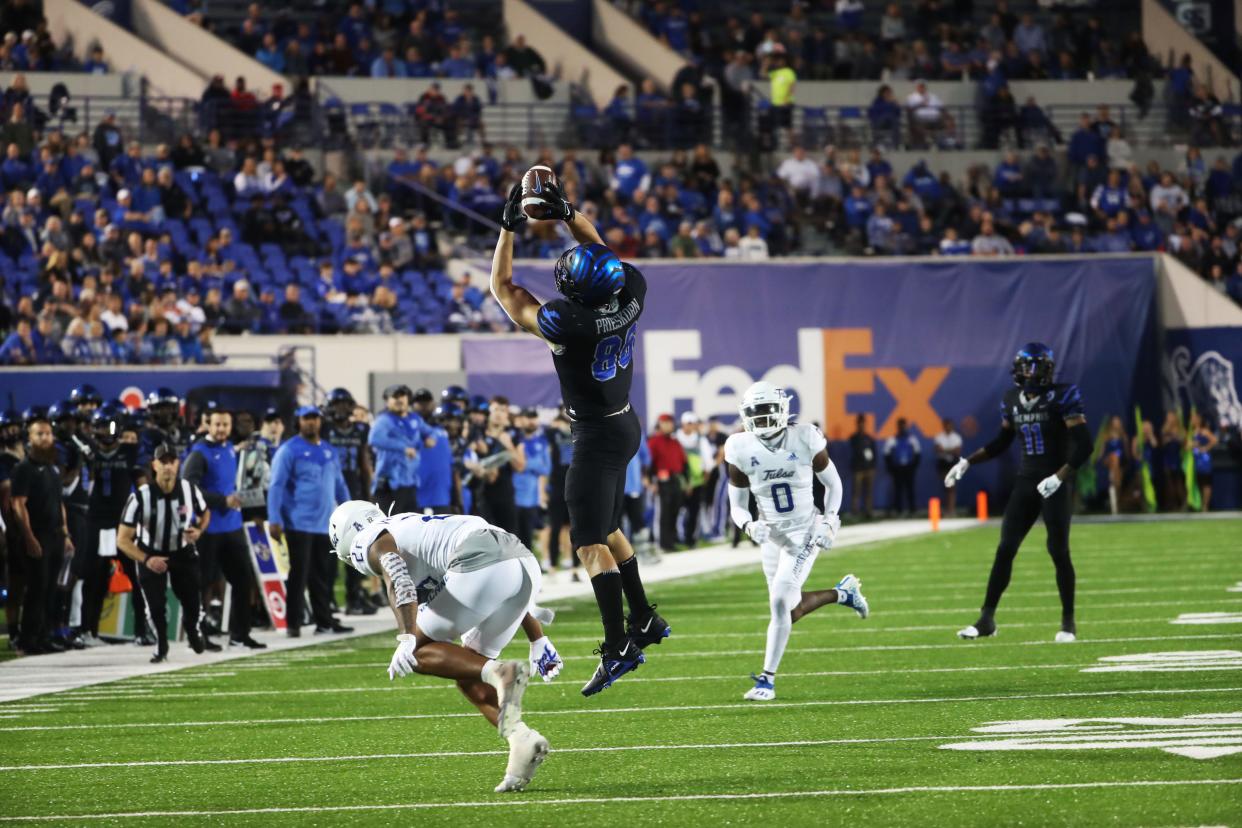 Memphis Tigers Caden Prieskorn (86) makes a reception against Tulsa on Thursday, Nov. 10, 2022 at Simmons Bank Liberty Stadium in Memphis.