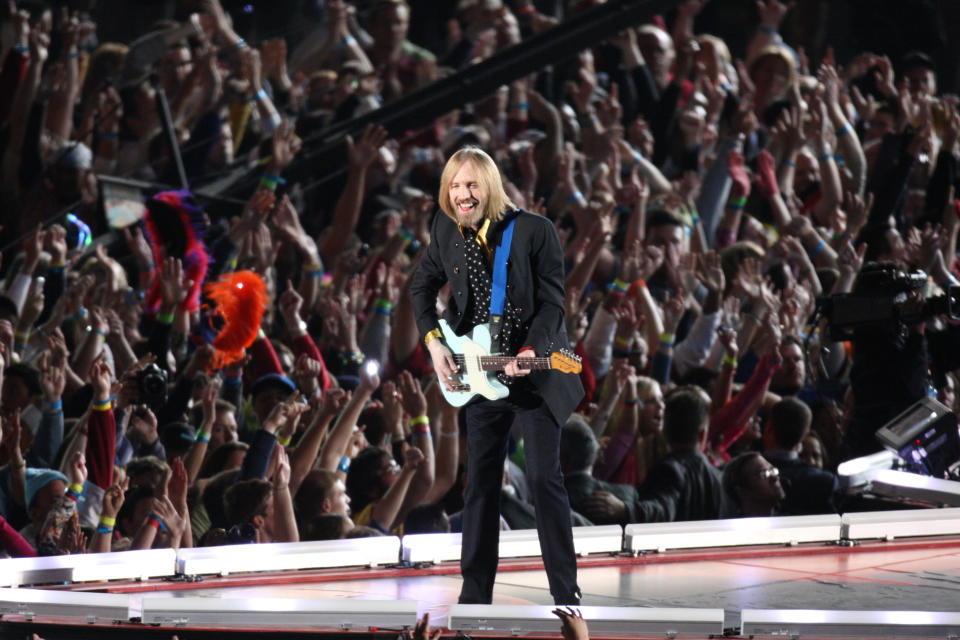 Tom Petty & The Heartbreakers perform during the Bridgestone Super Bowl XLII Halftime Show. New England Patriots face the New York Giants in Super Bowl XLII at University of Phoenix Stadium in Glendale, AZ on Feb, 3, 2008. (Photo by Stan Grossfeld/The Boston Globe via Getty Images)