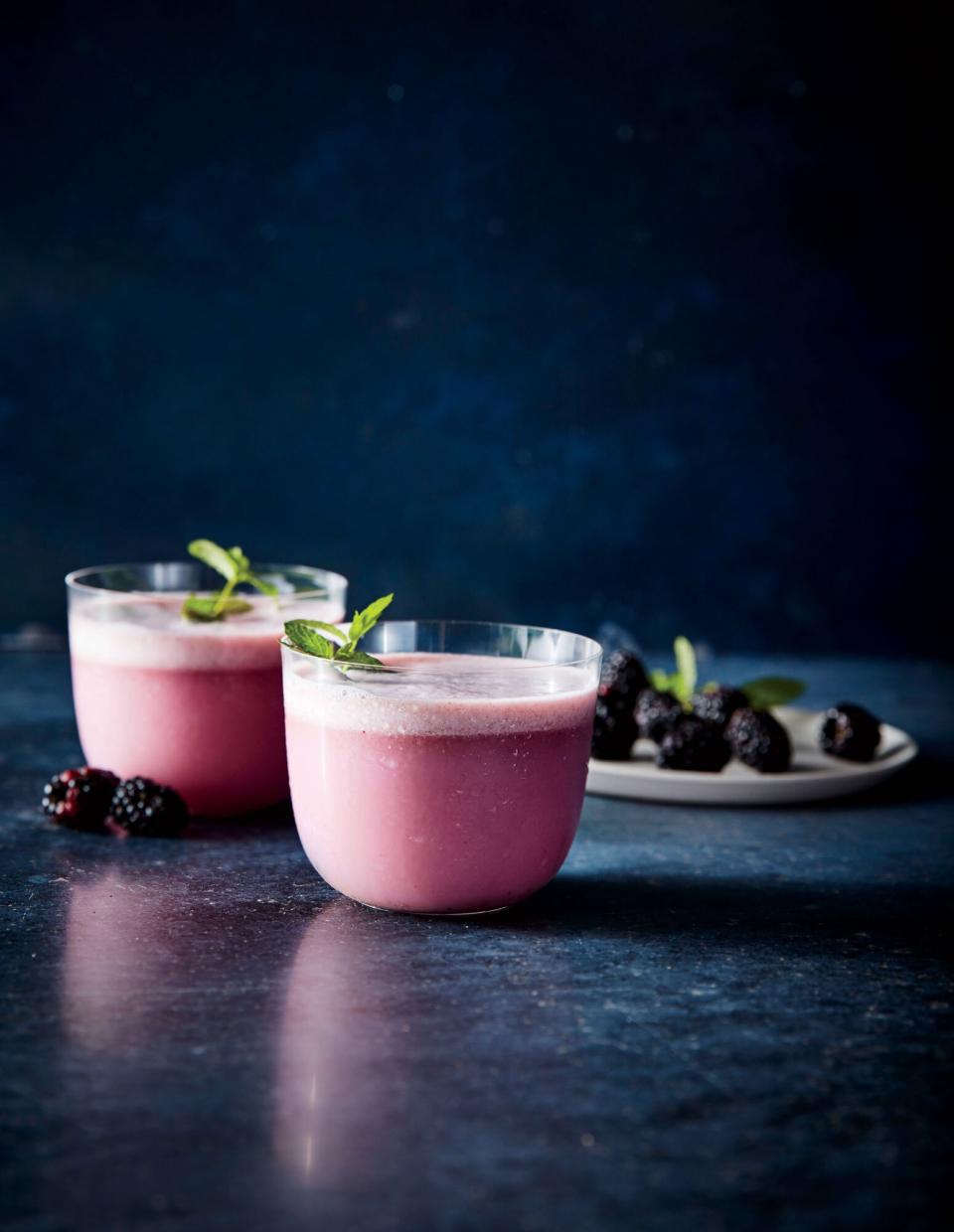 Treat Yourself: Blackberry Gin Fizz