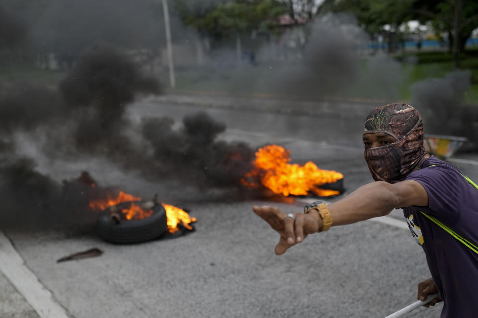 Una protesta durante una huelga convocada por el sindicato de la construcción en Ciudad de Panamá, el 20 de junio del 2024. (Foto AP /Matias Delacroix)