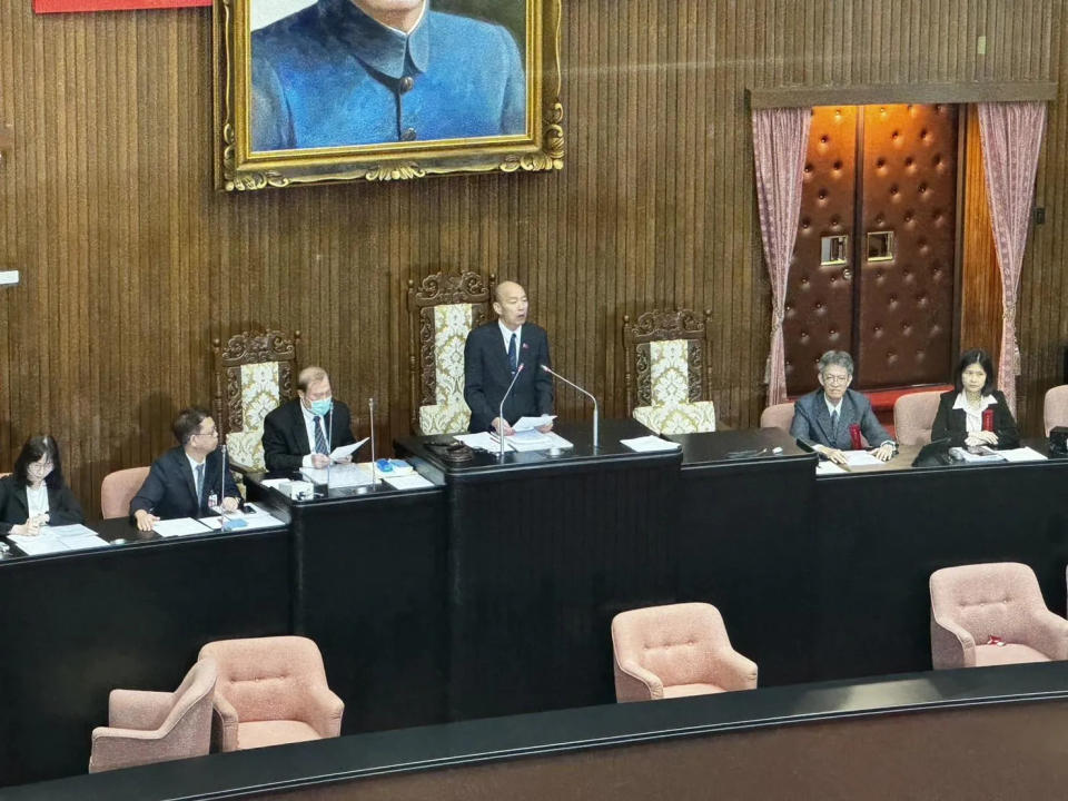 立法院長韓國瑜宣布表決將維持原決議。（圖／黃彥昇攝）