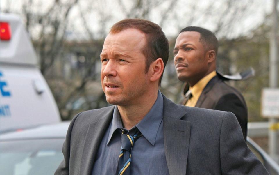 Donnie Wahlberg ist wie sein berühmterer Bruder Mark, der die Band aus Boston einst mitgründete, inzwischen als Schauspieler etabliert. Donnie war in "The Sixth Sense" und verschiedenen "Saw"-Filmen zu sehen. Seit 2010 spielt der Ehemann von Jenny McCarthy in der Cop-Serie "Blue Bloods - Crime Scene New York" (Bild). (Bild: Paramount)