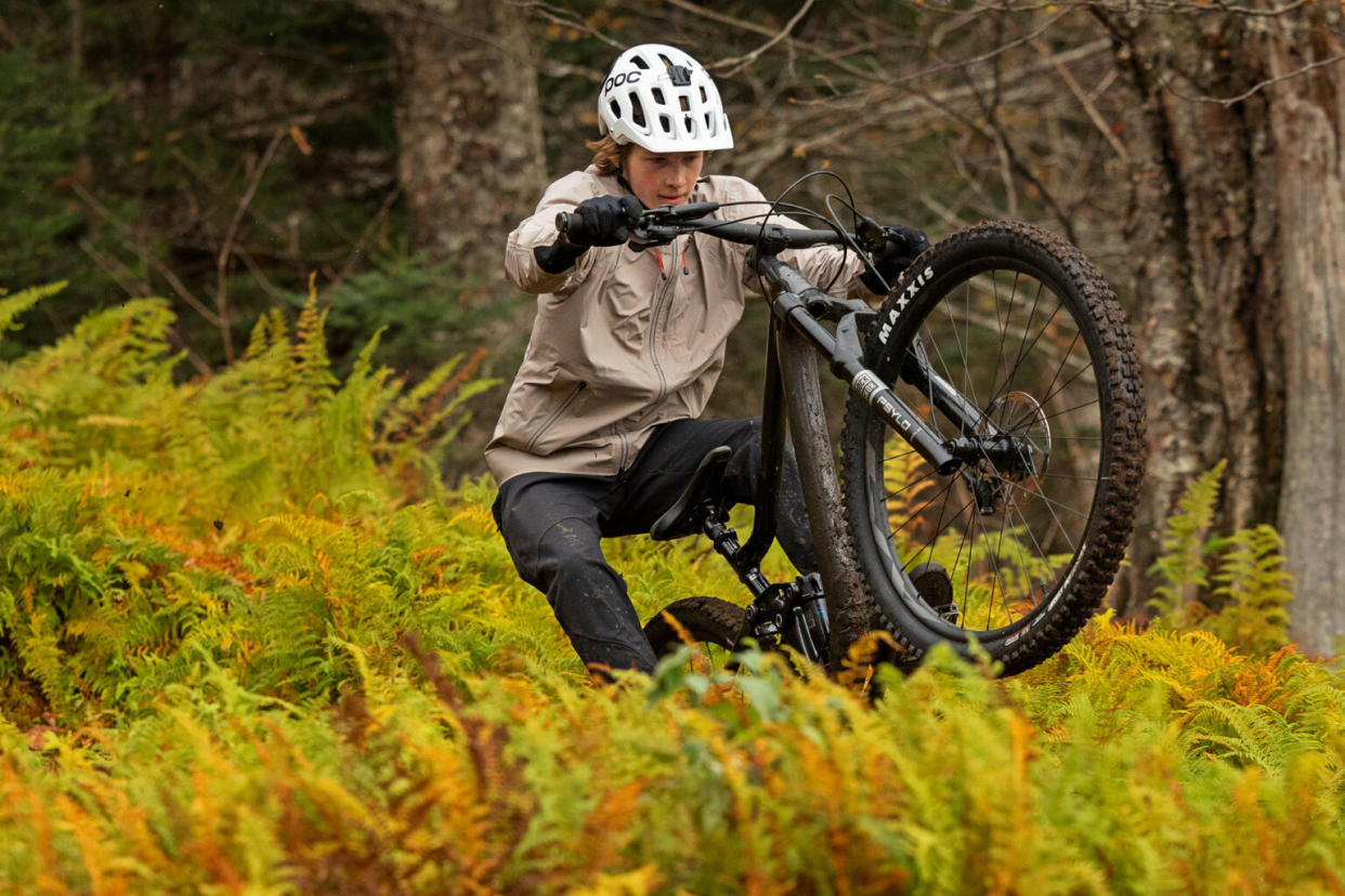 2025 RockShox Psylo and Domain affordable trail enduro all mountain bike suspension forks, riding Psylo Gold RC in the ferns