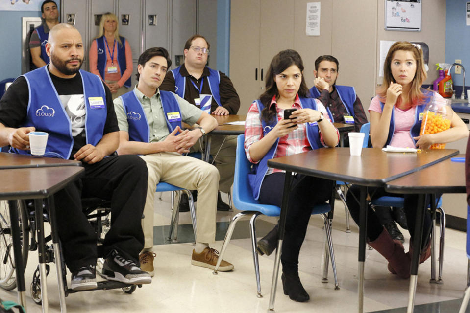 SUPERSTORE, (from left): Colton Dunn, Ben Feldman, America Ferrera, Nichole Bloom, 'Pilot', (Season 1, ep. 101, aired Nov. 30, 2015)