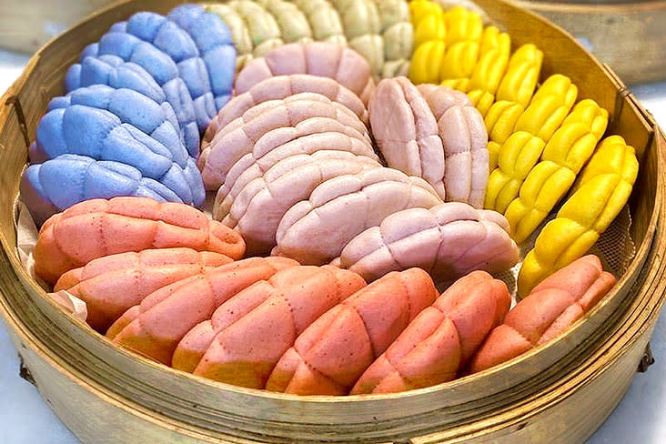 Happiness Buns by Zoey’s Homemade uses only natural ingredients for its vibrant colours. — Pictures courtesy of Zoey’s Homemade